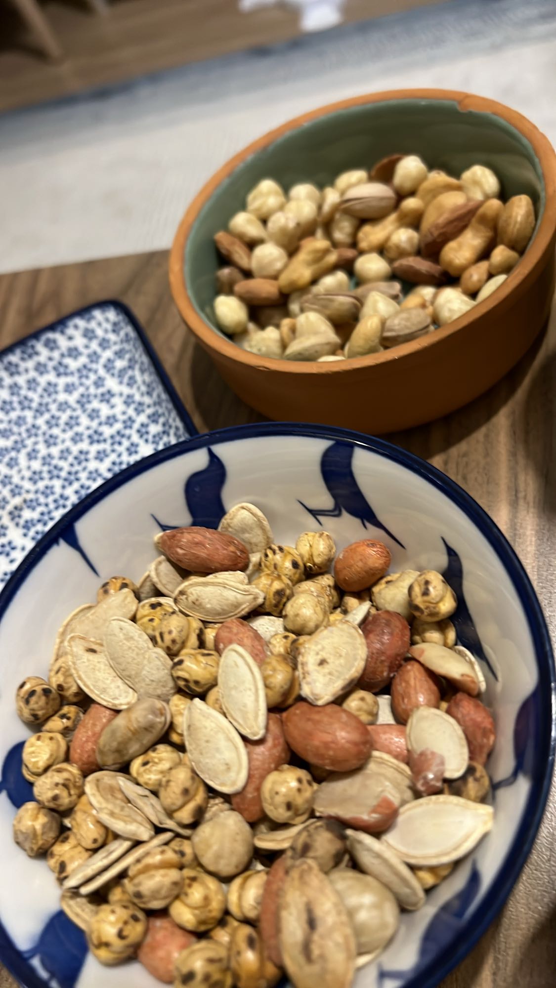 Mixed roasted nuts and cashews