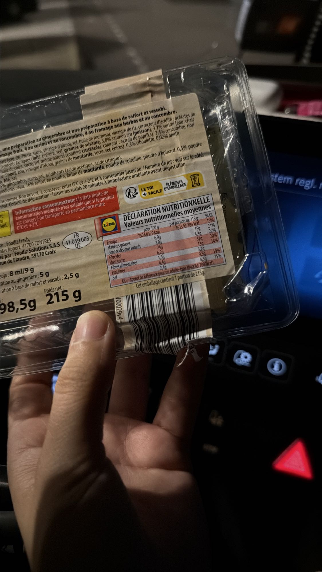 Sushi cu somon și surimi