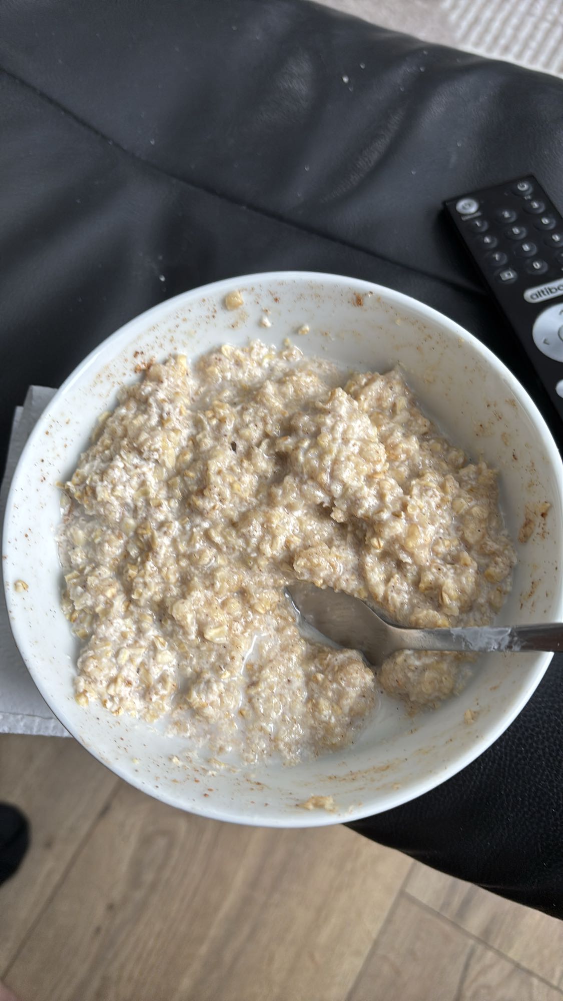 Havregrøt med YT protinyoghurt, kanel og melk