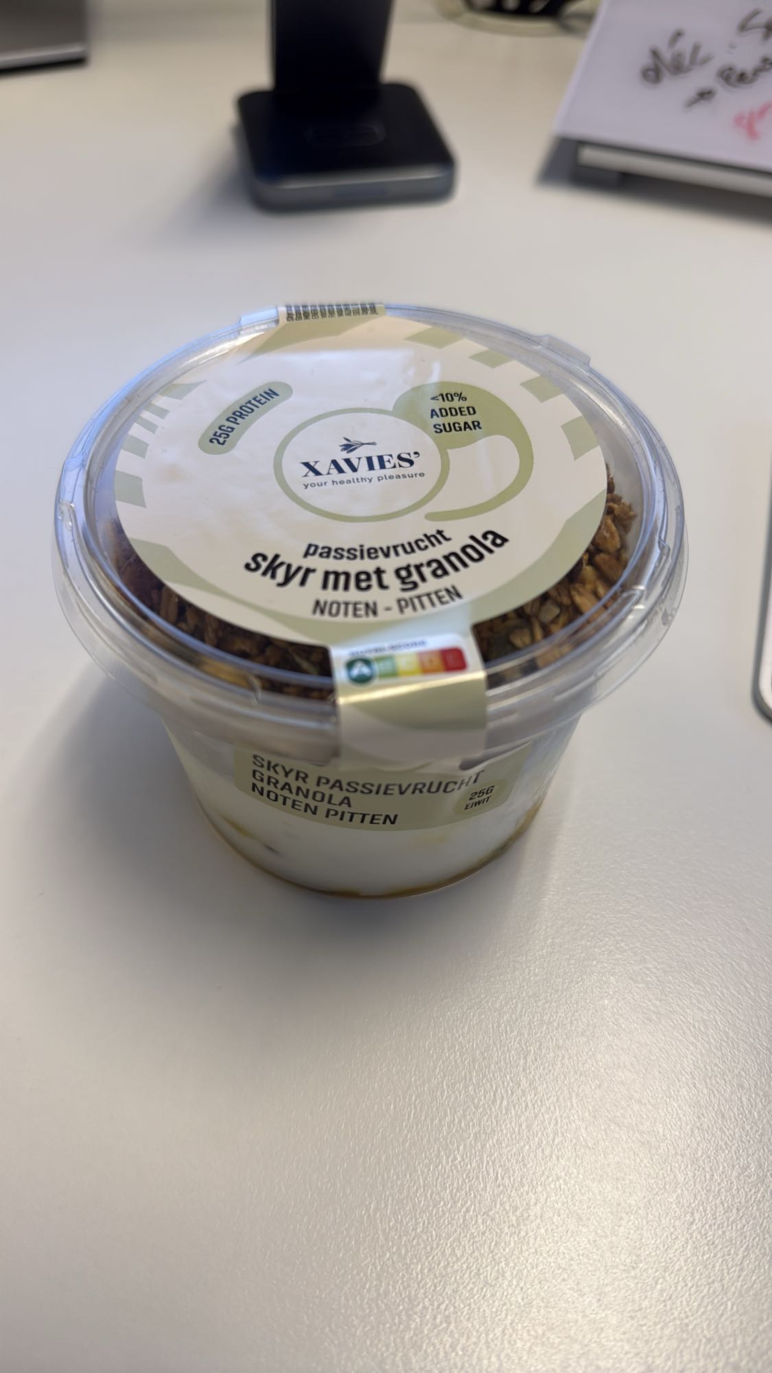 Skyr with granola & nuts