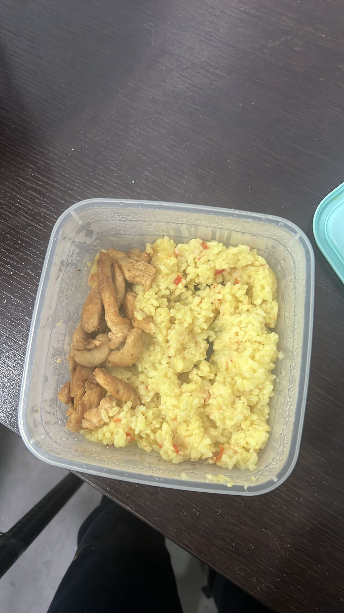 Orez cu pui la tigaie