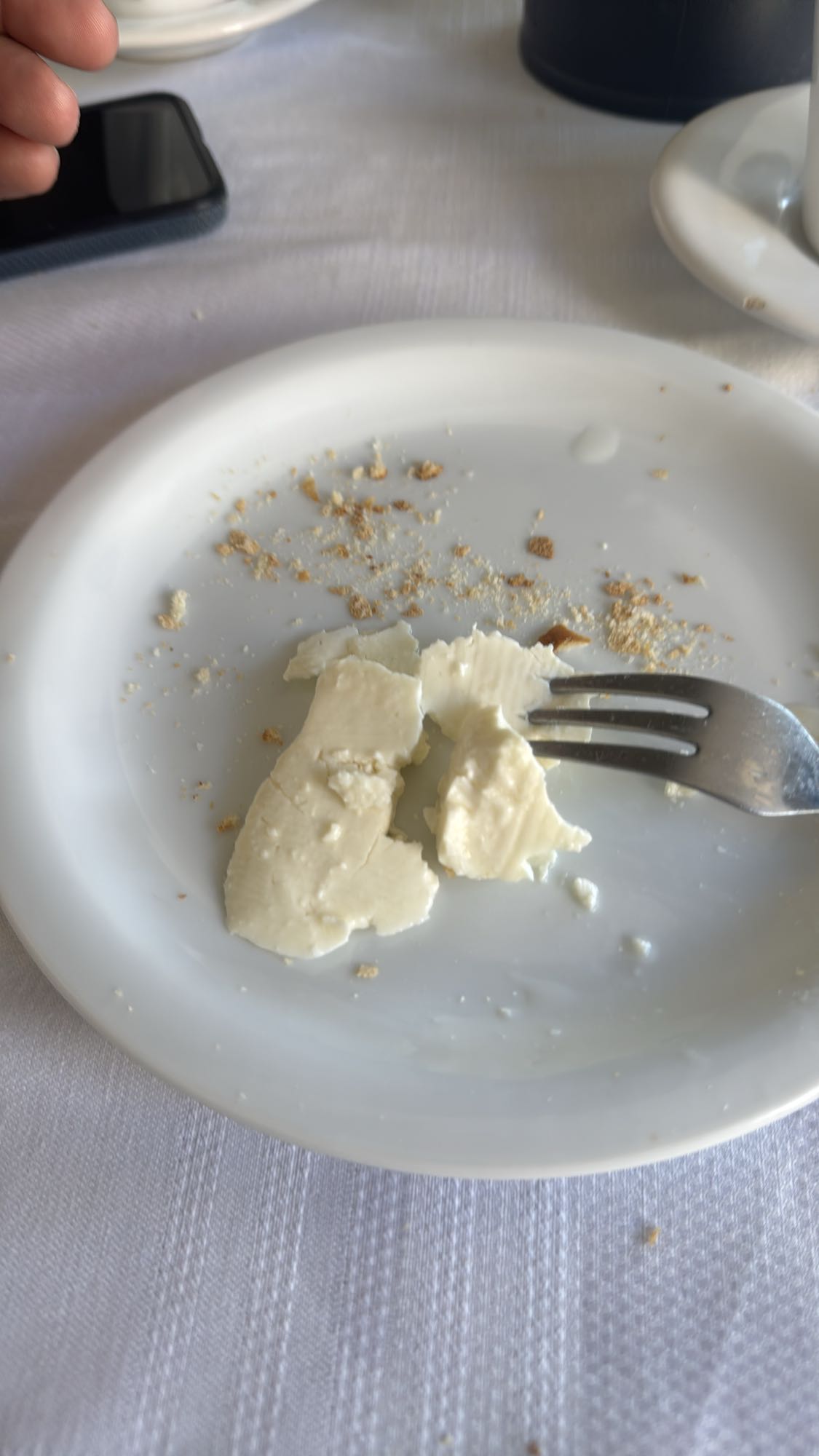 Queijo branco e farelos