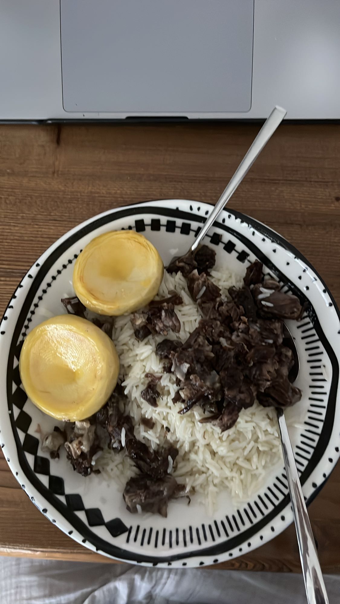 Rice with beef tail and artichoke