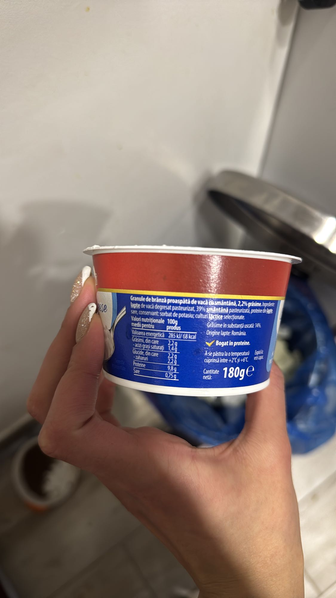 Cottage cheese with cream