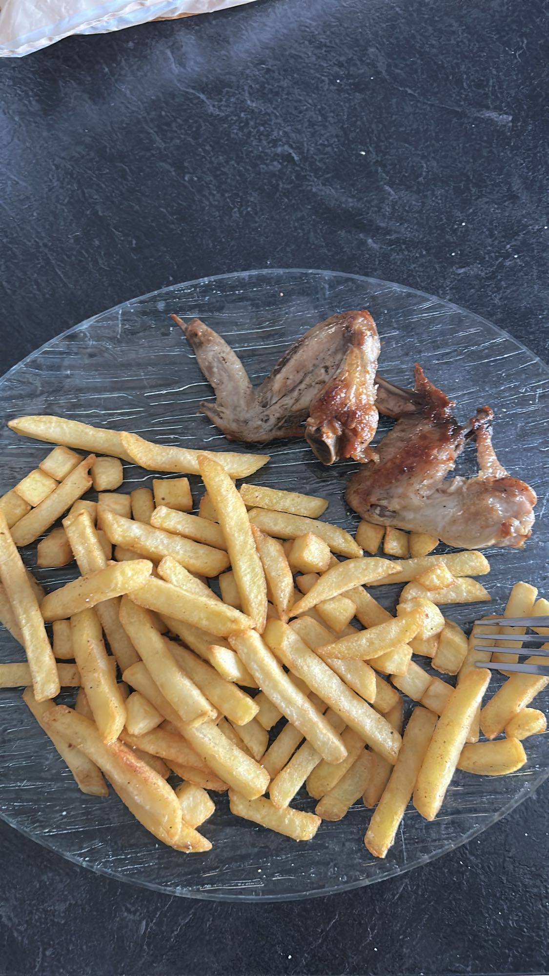 Ailes de poulet et frites