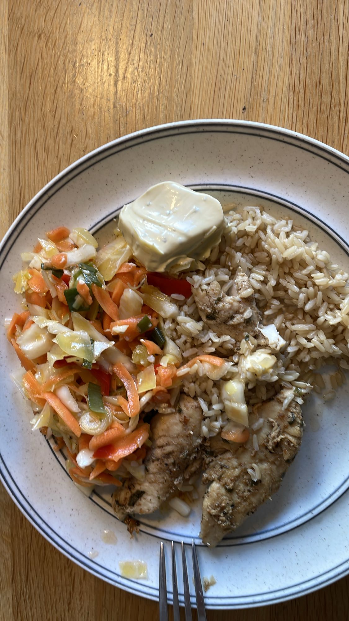 Kyckling med ris och sallad