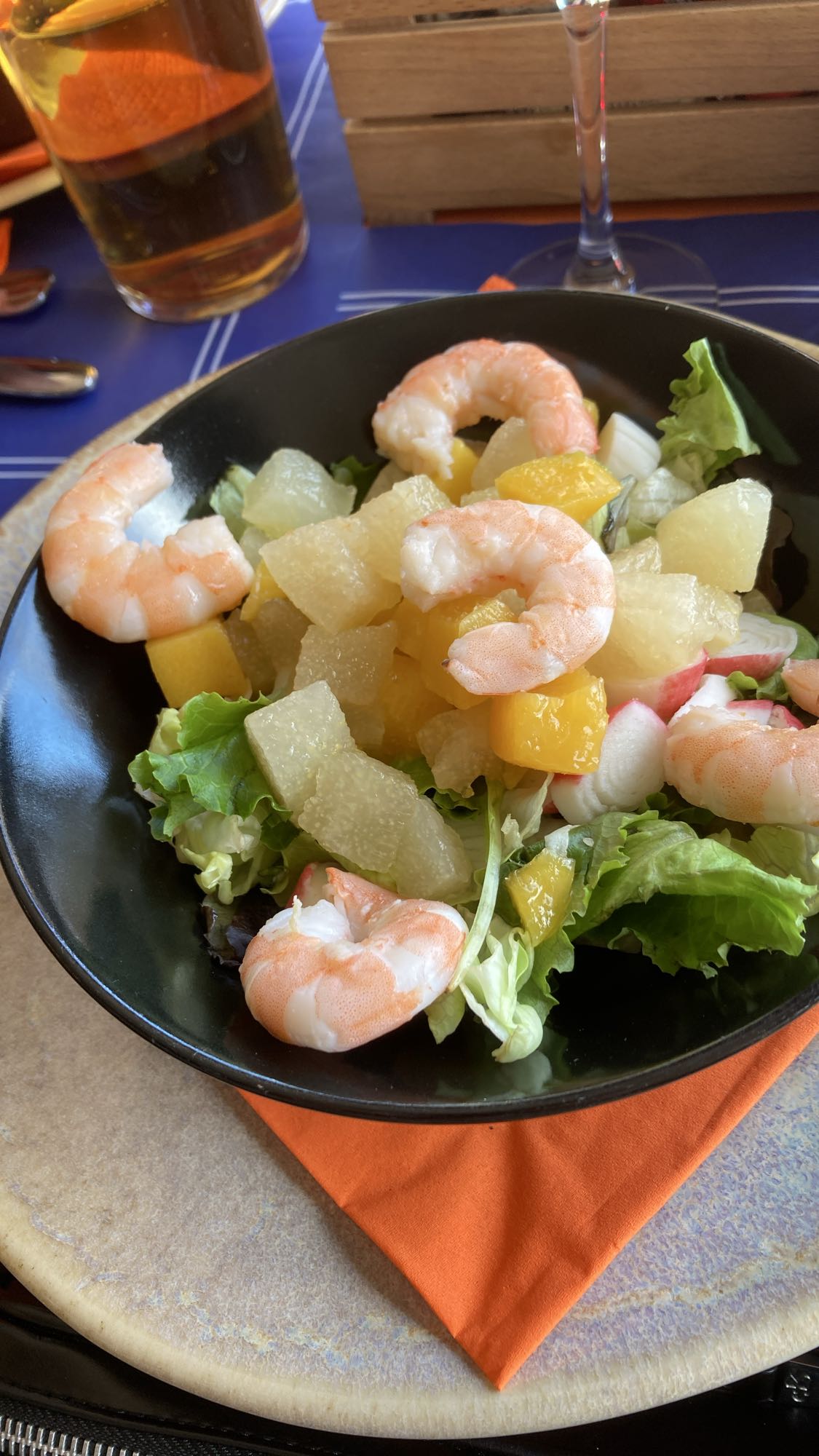 Räksallad med frukt