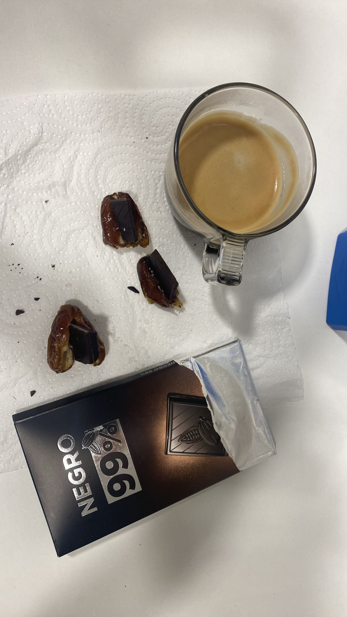 Curmale, ciocolată și cafea