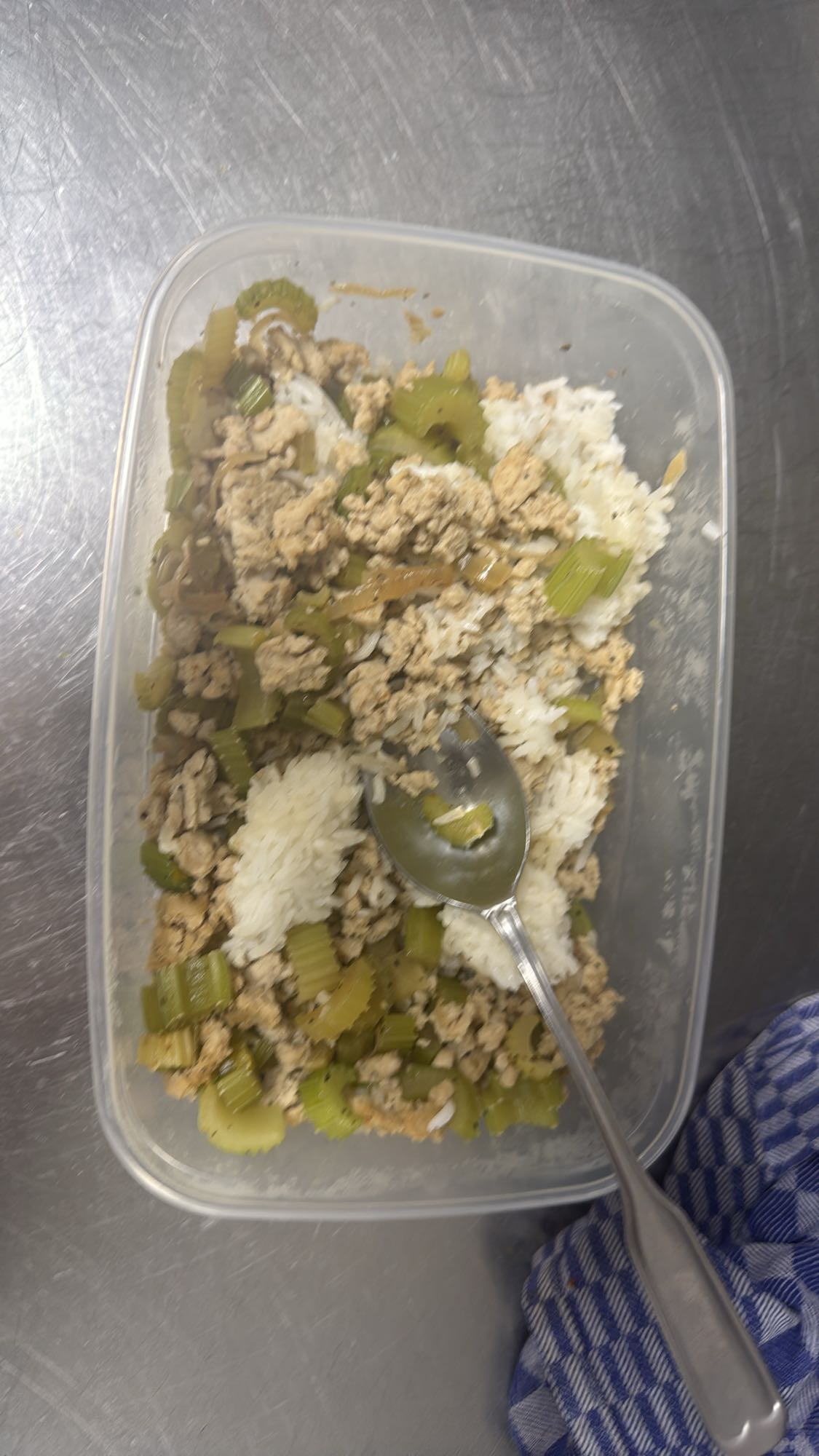 Ris med kycklingfärs och selleri