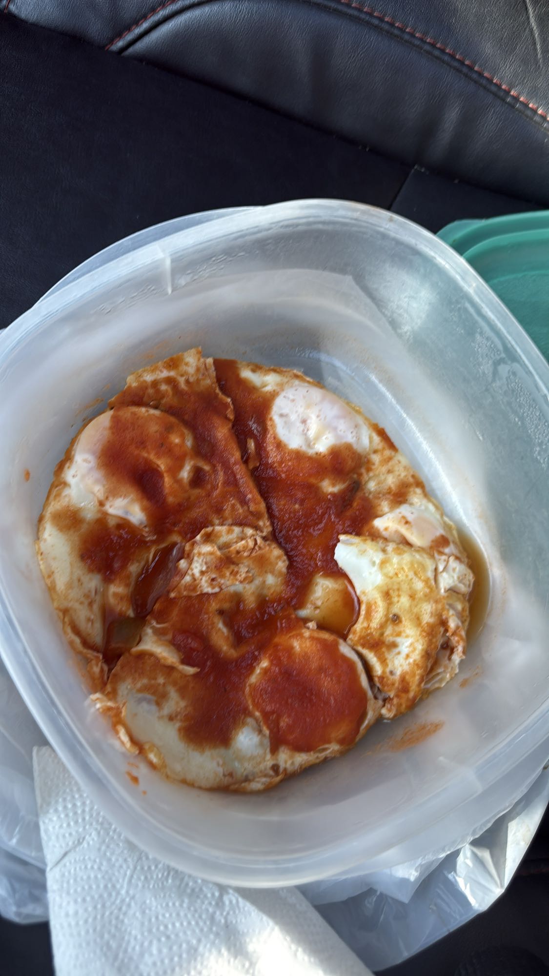 Huevos con salsa de tomate