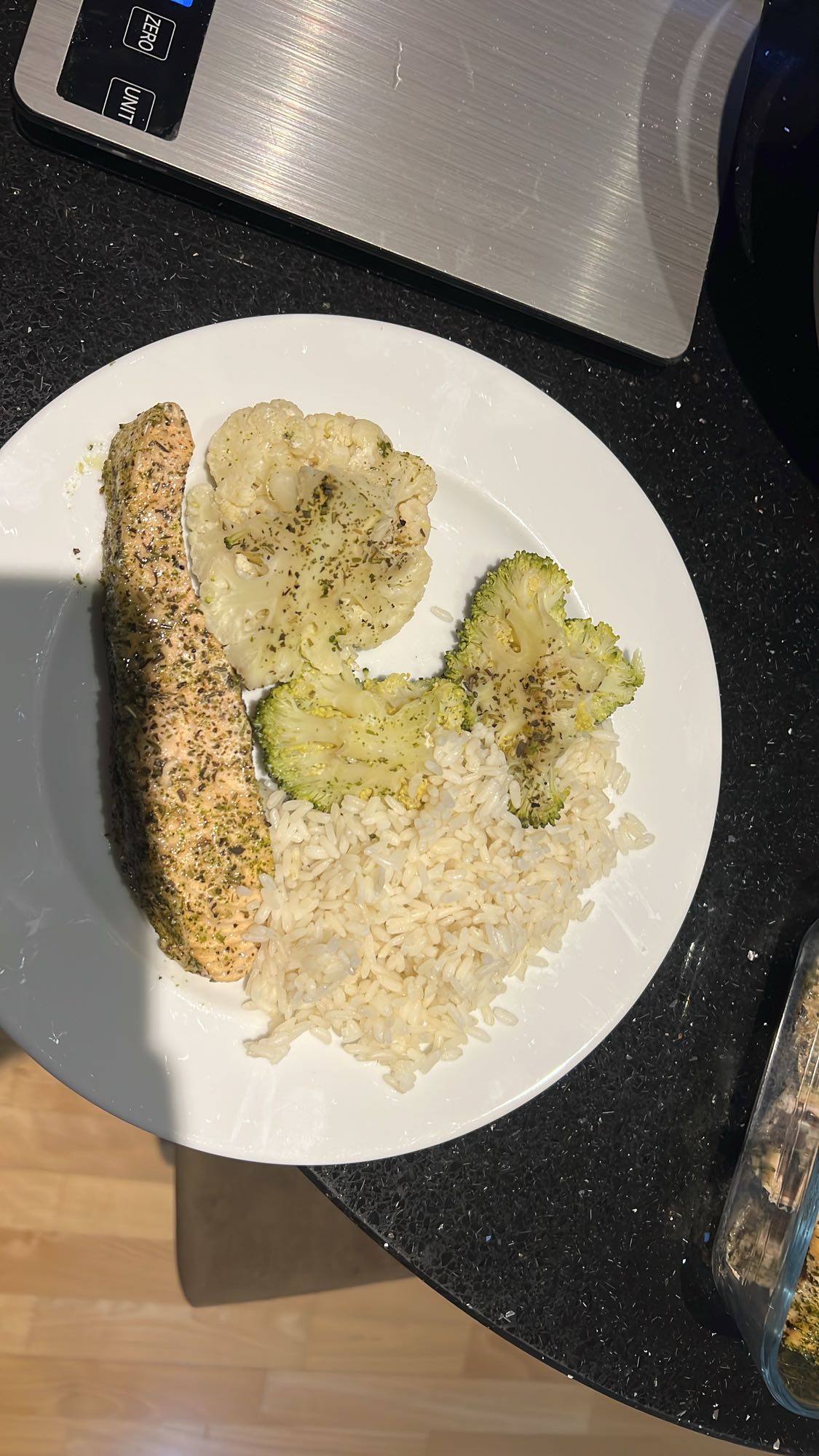 Łosoś z ryżem i warzywami