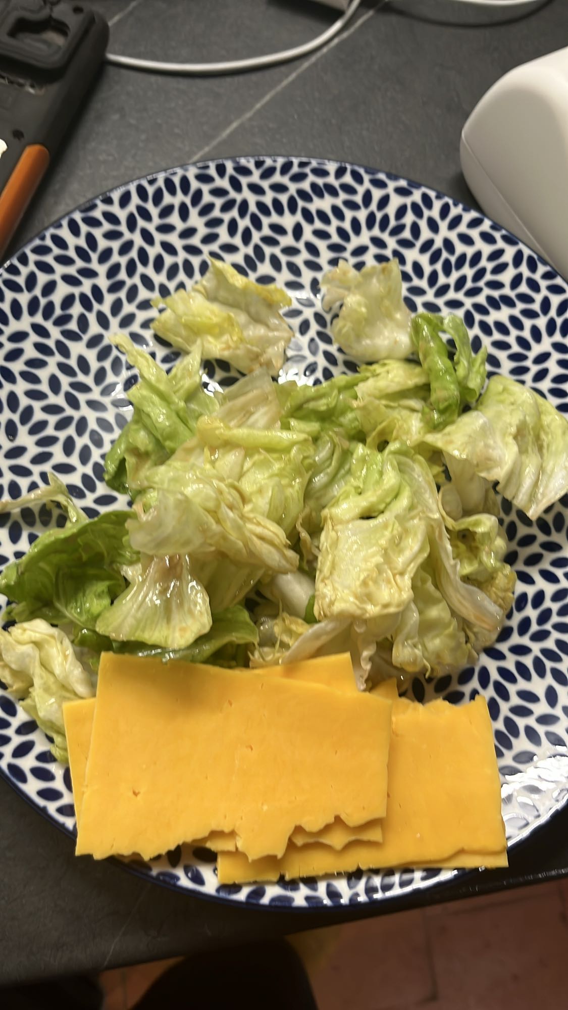 Salade laitue cheddar