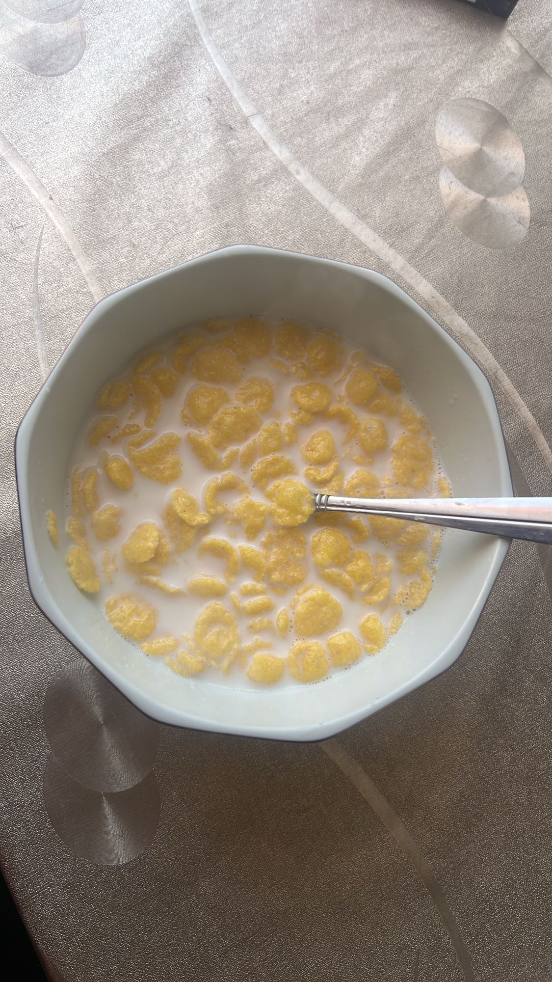 Fulgi de porumb cu lapte