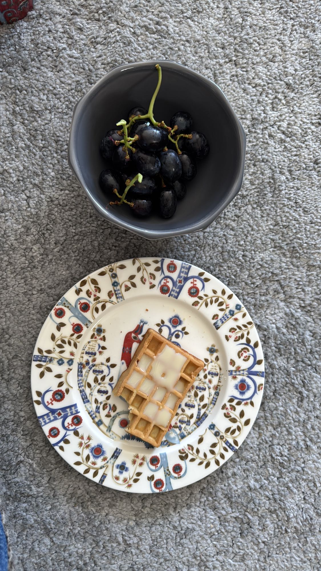 Waffle and grapes snack