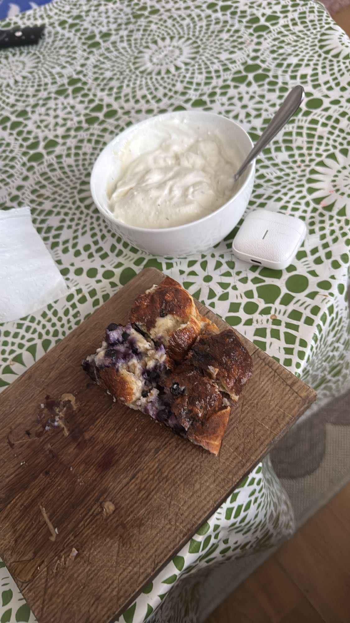 Blåbärsbulle med yoghurt