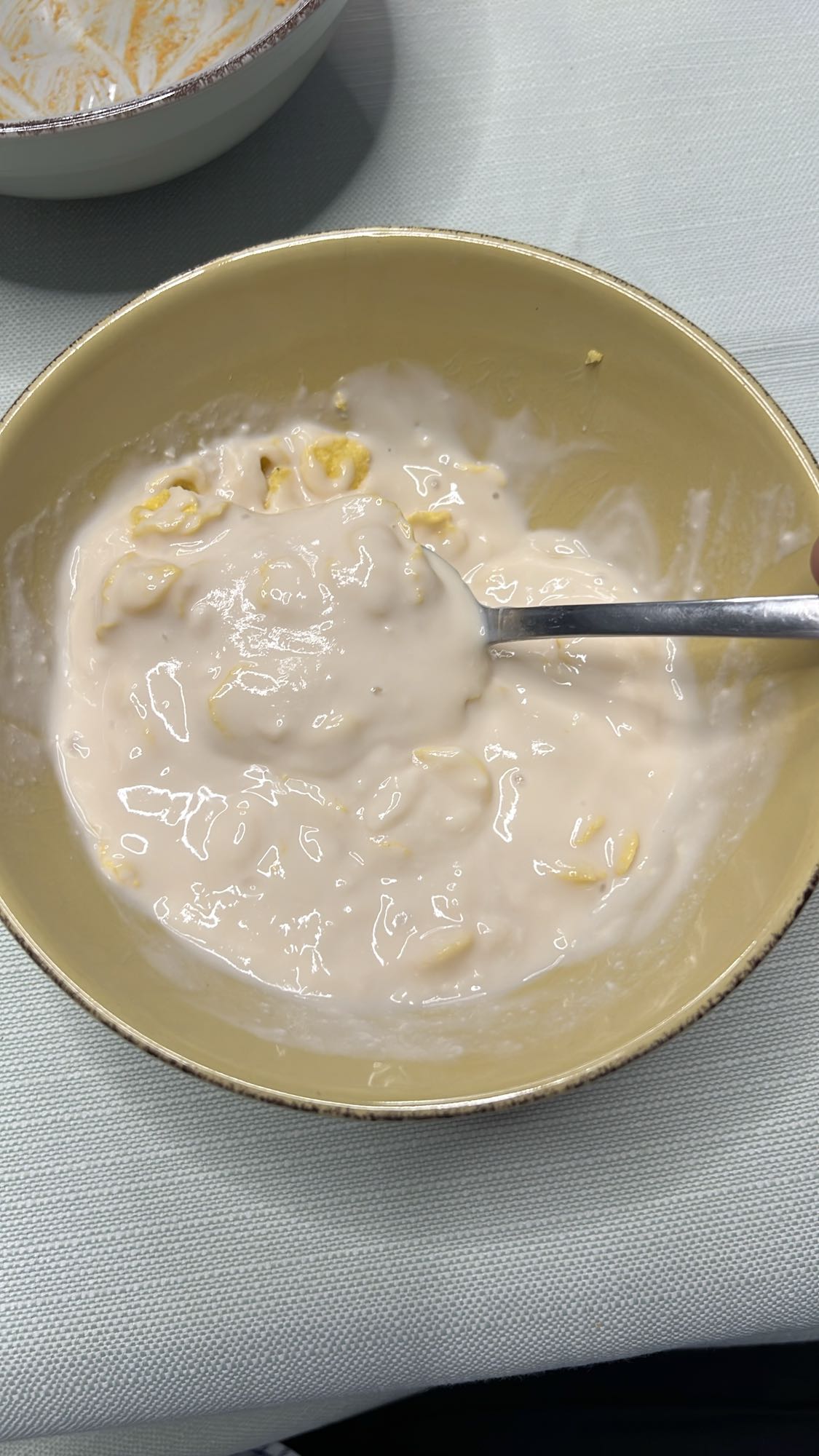 Iaurt cu fulgi de porumb