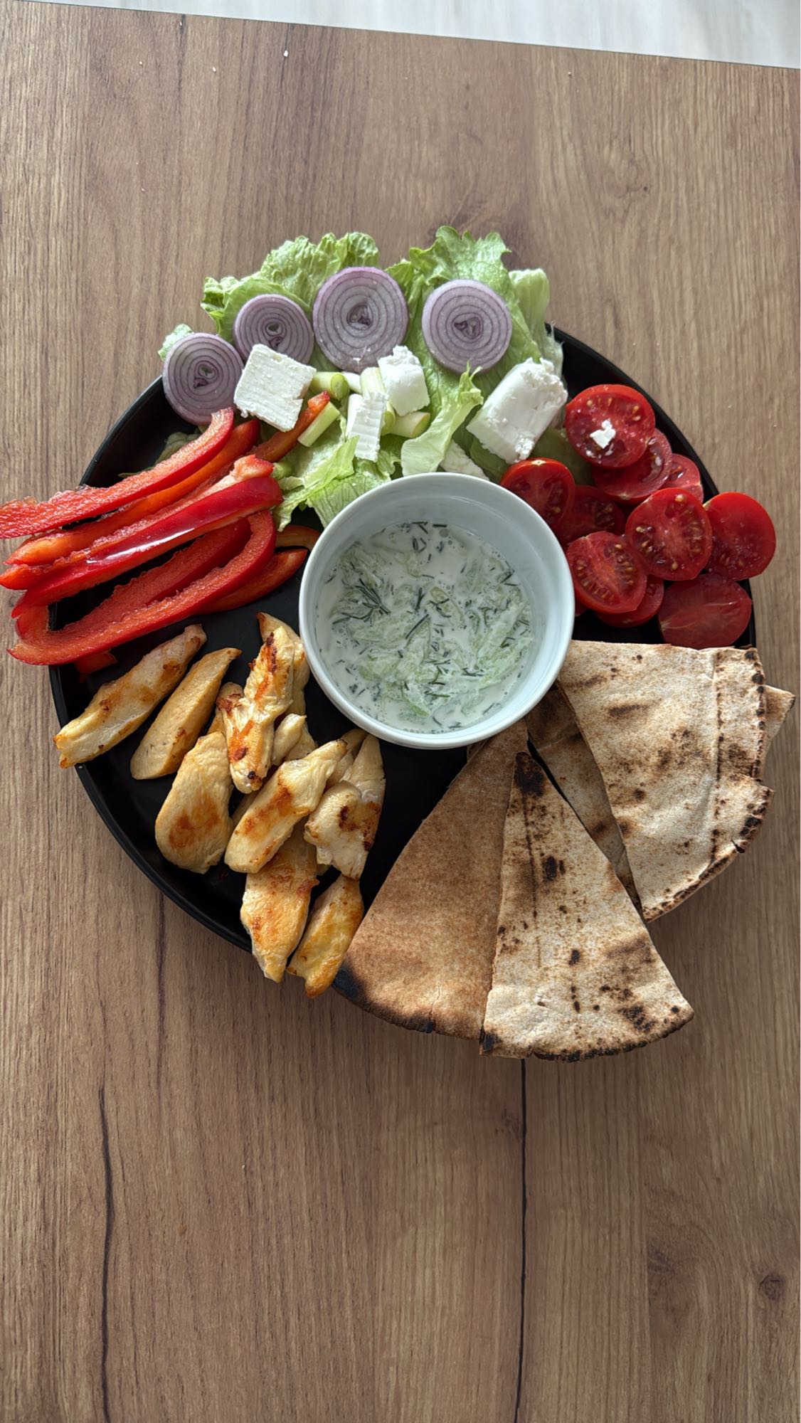 Platou grecesc cu pui