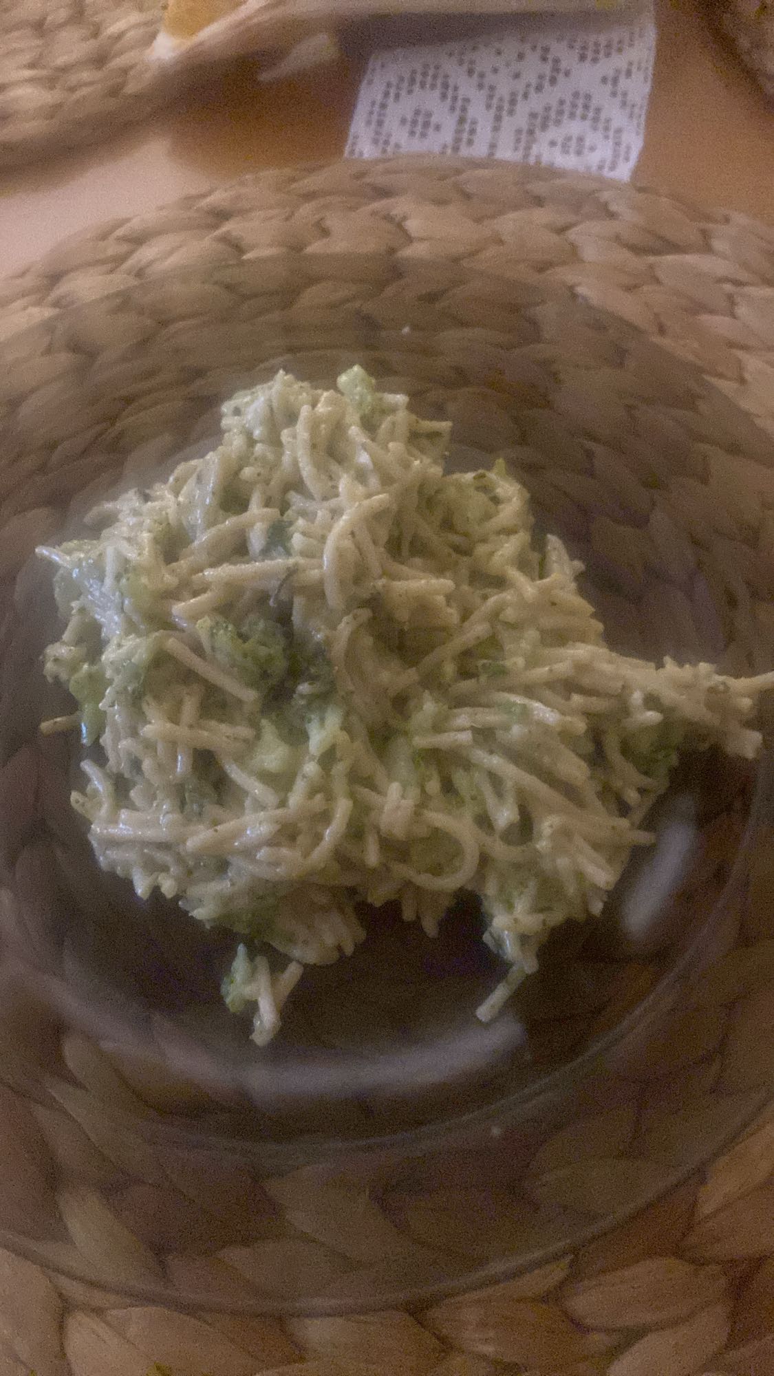 makaron z brokułami i pesto