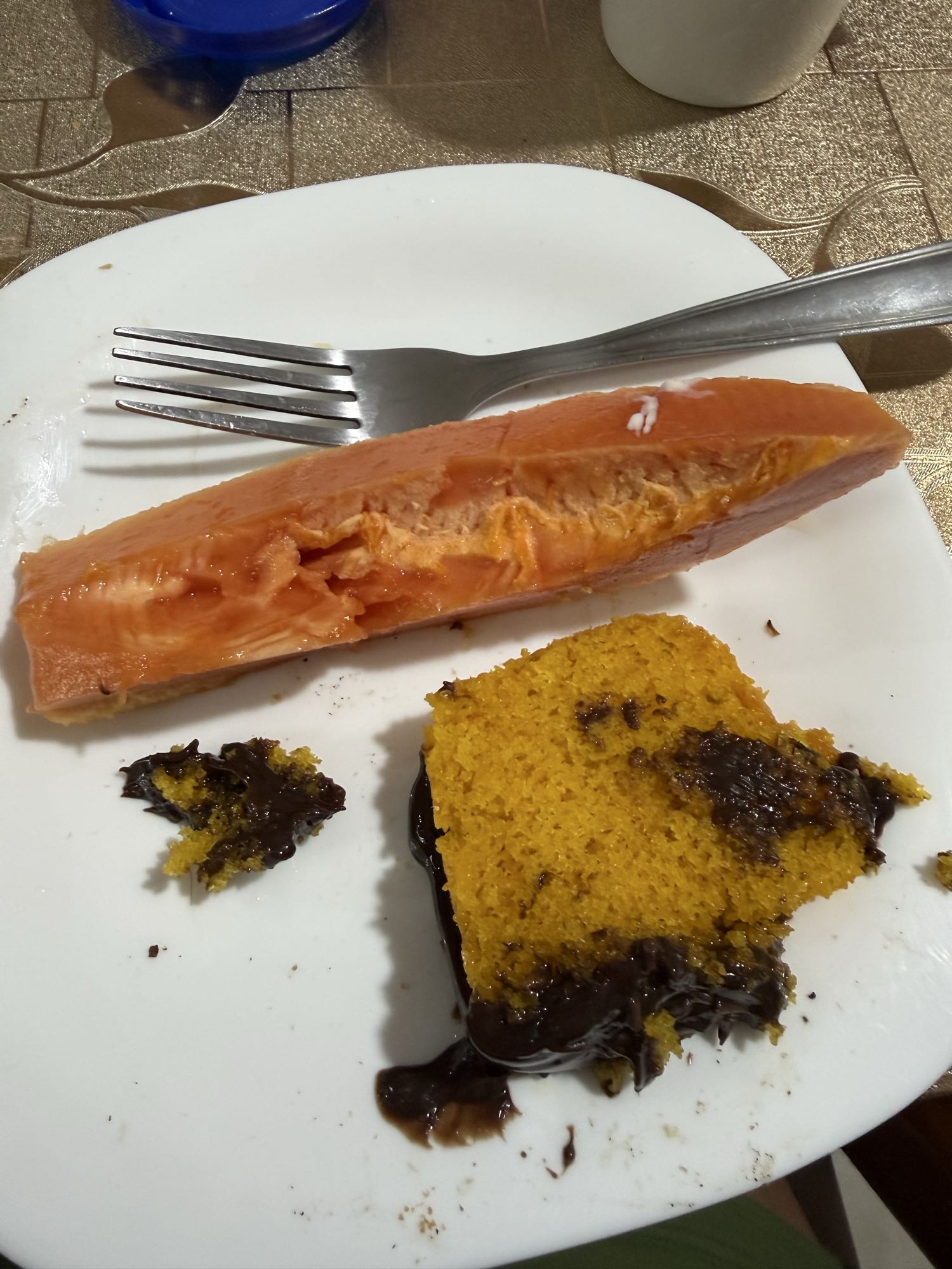 Mamão e bolo de cenoura