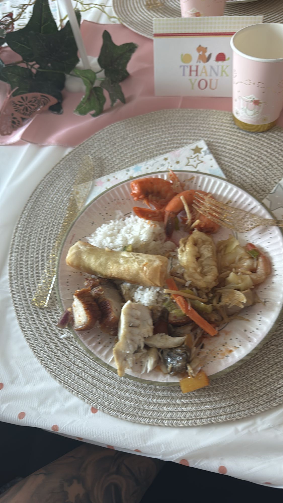 Asiatisk buffétallrik