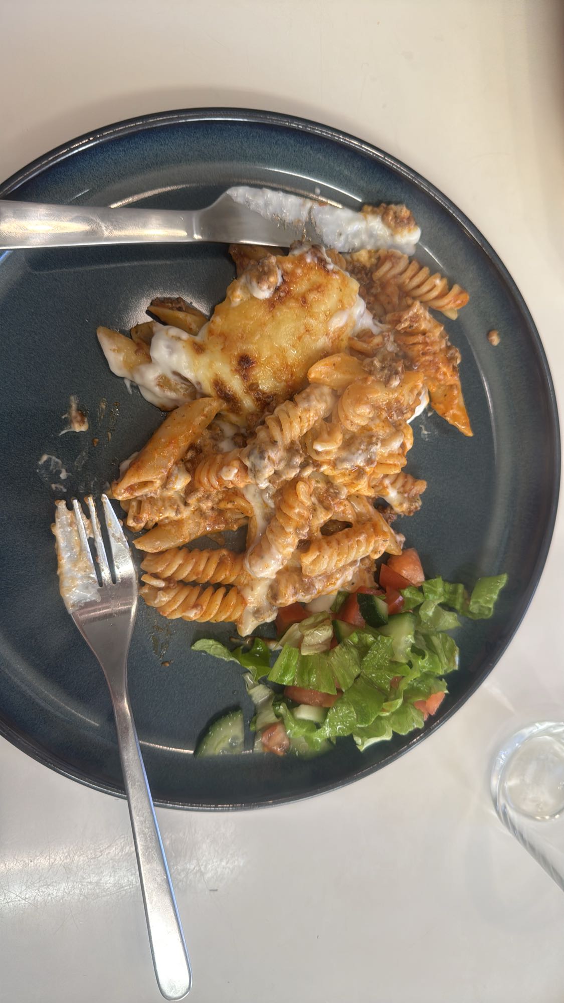 Pasta med köttfärsgratäng