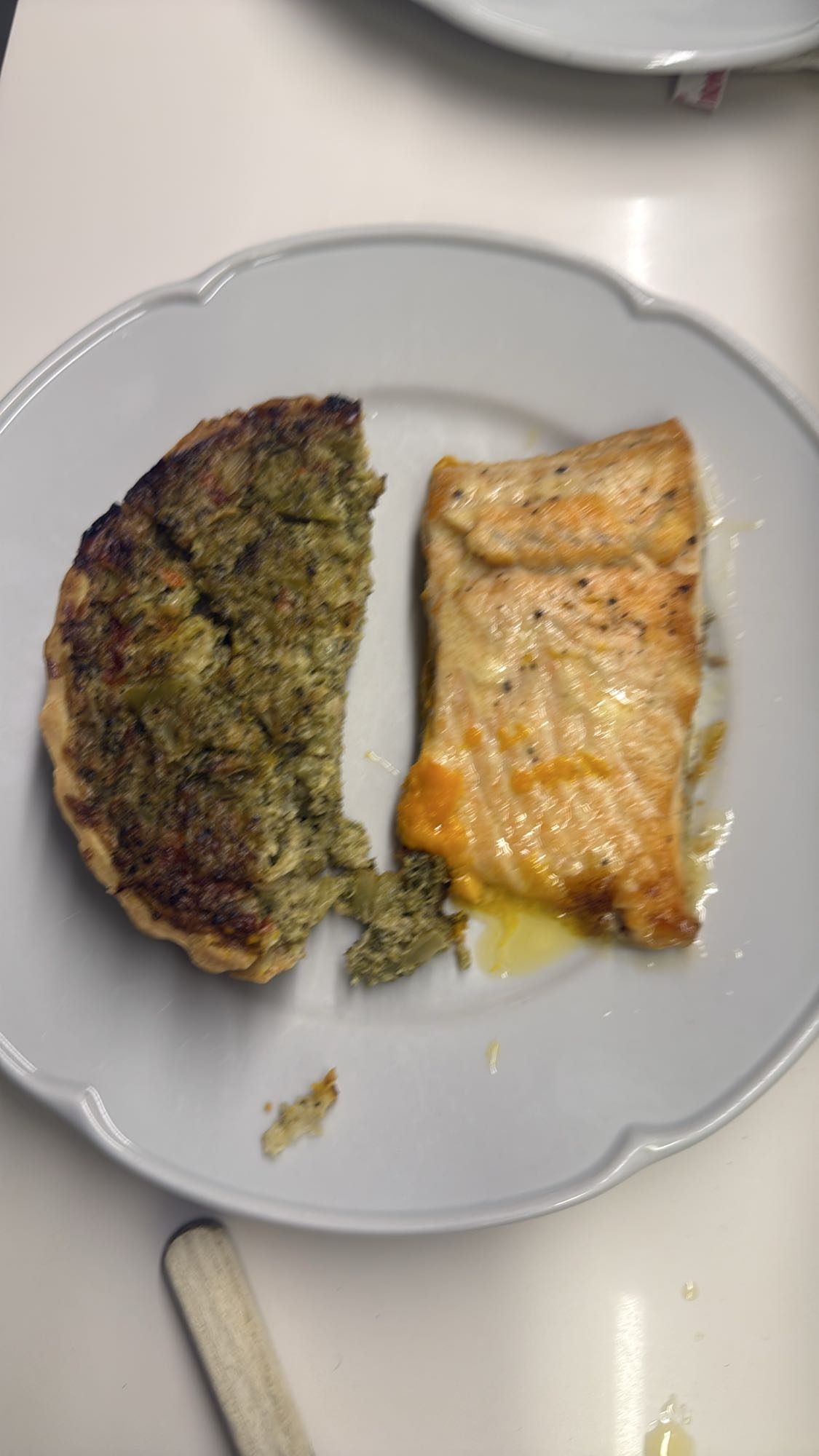 Salmón y quiche de verduras