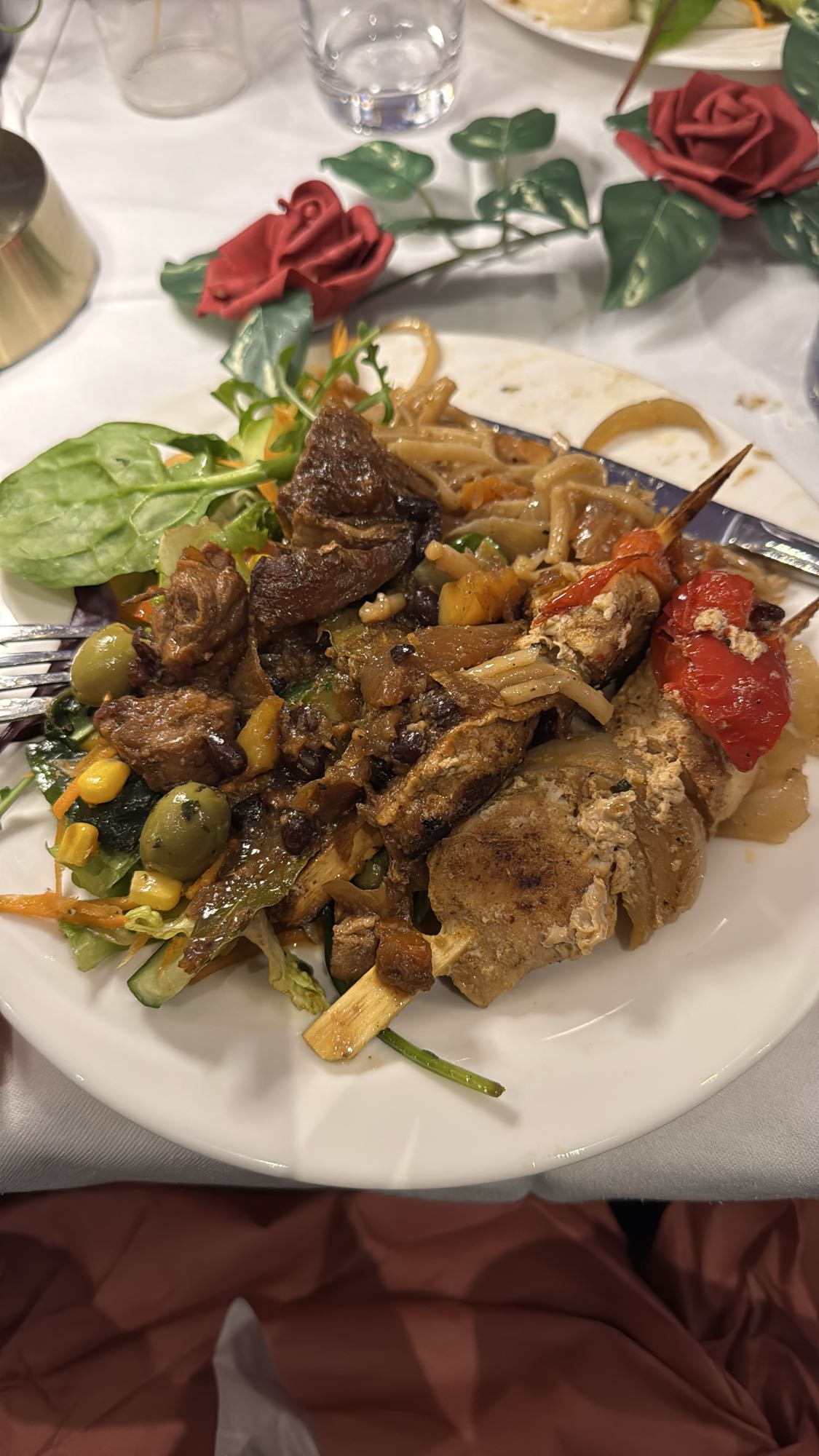 Grillspett med sallad