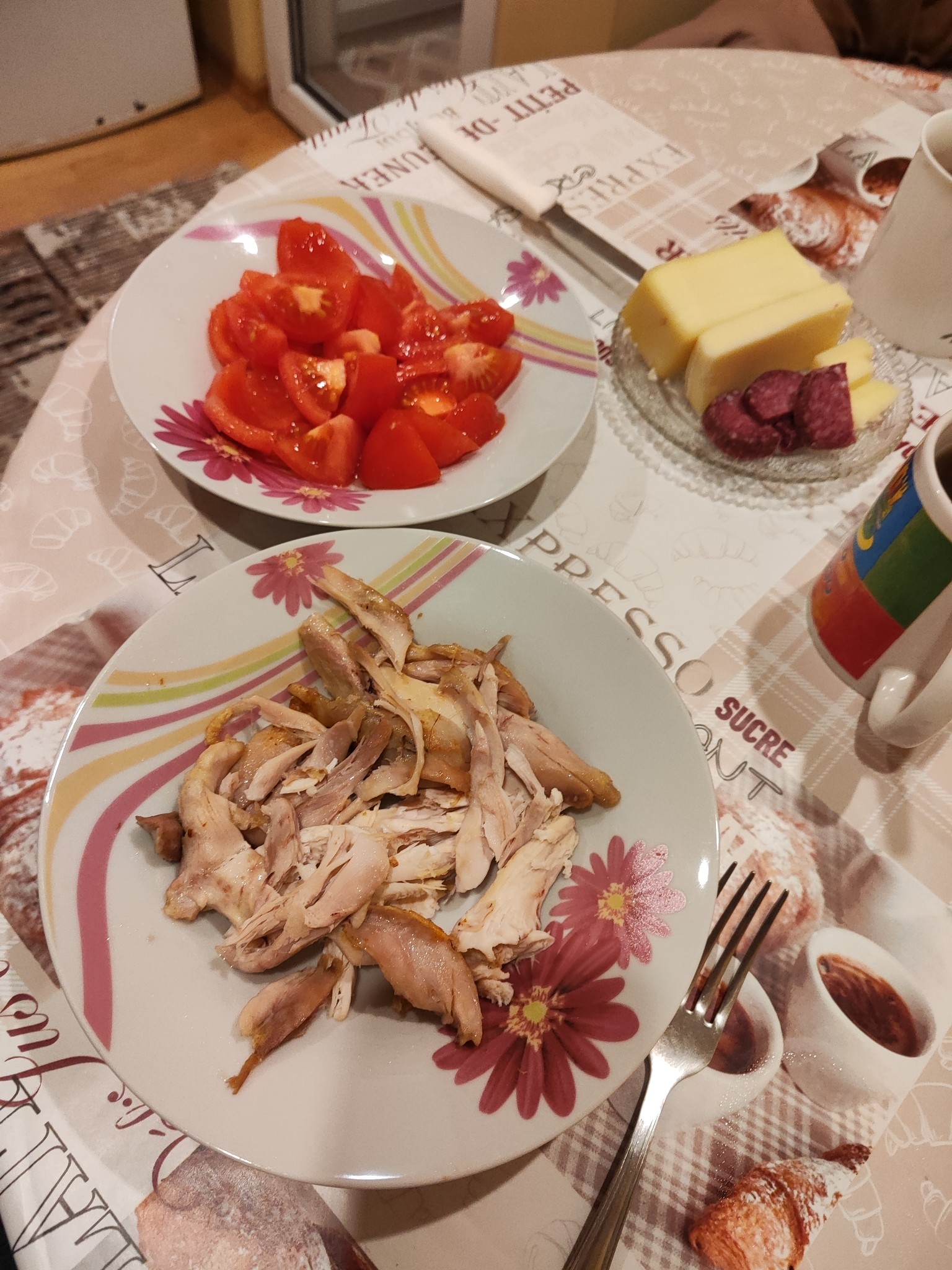 Chicken, cheese, tomato plate