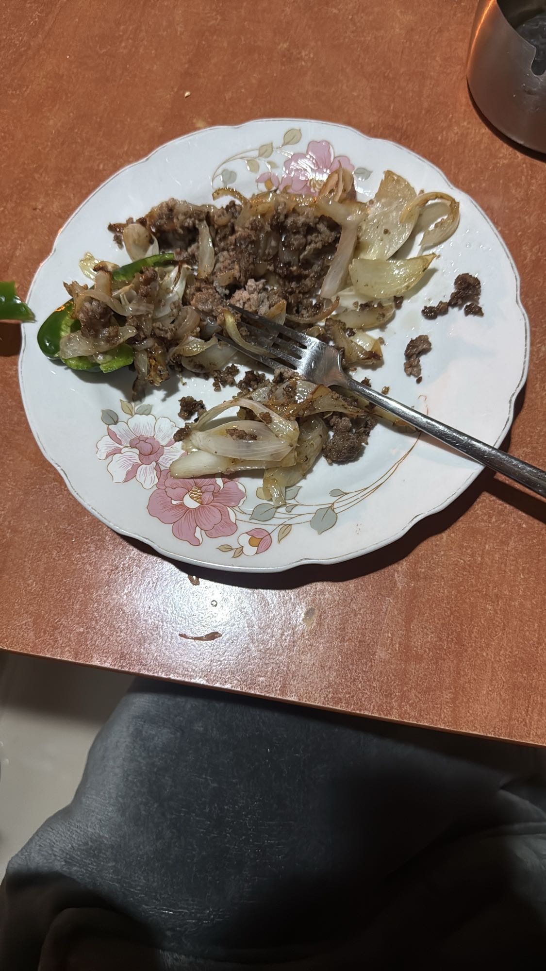 Beef with onions and pepper