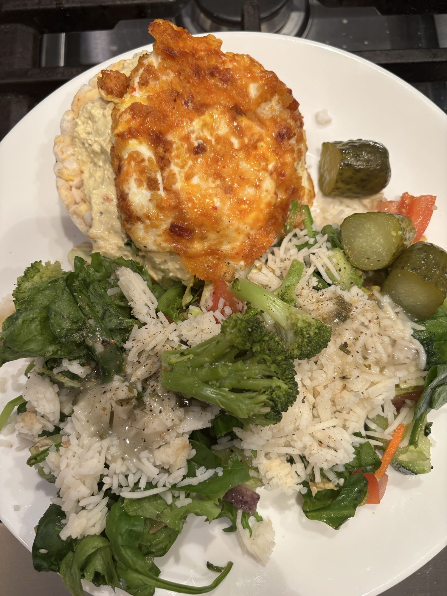 Assiette œuf, riz, salade