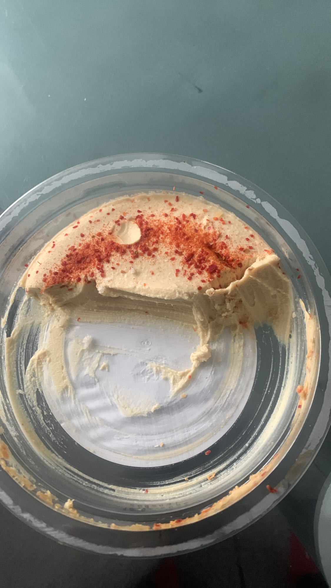 Hummus cu ardei iute