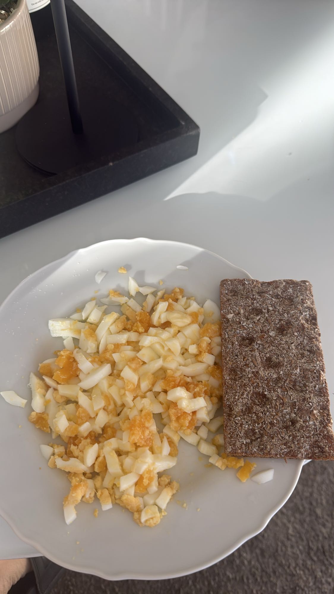 Ägg och knäckebröd