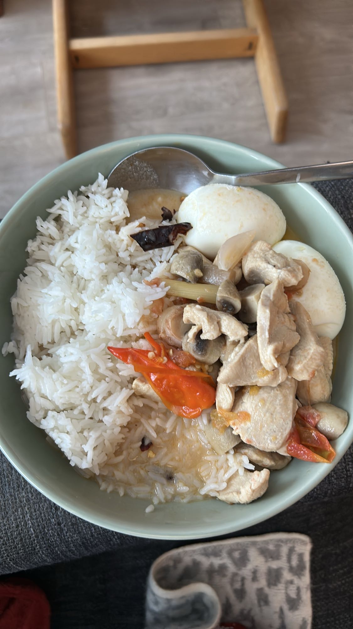 Kyllinggryte med ris og egg