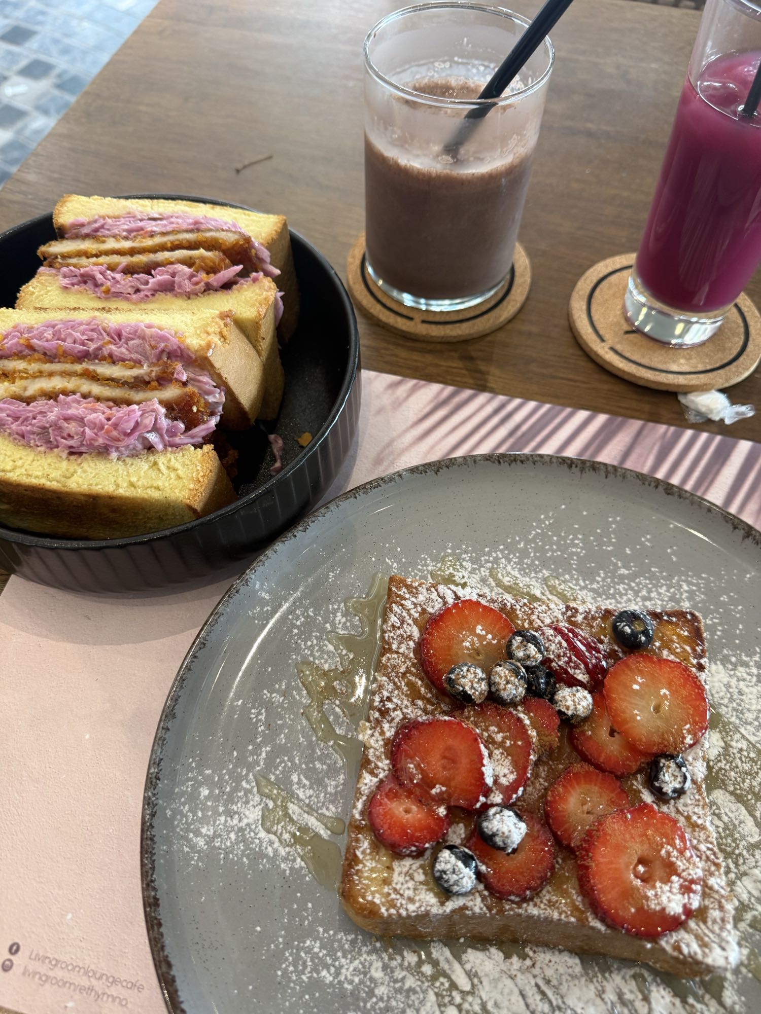 Berry Toast & Sandwich Brunch