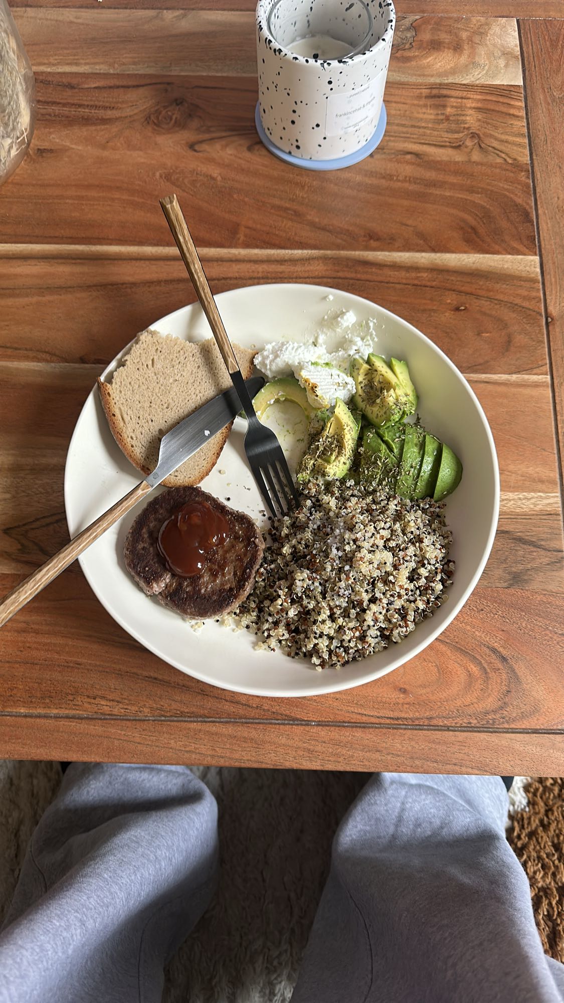 Assiette quinoa steak avocat