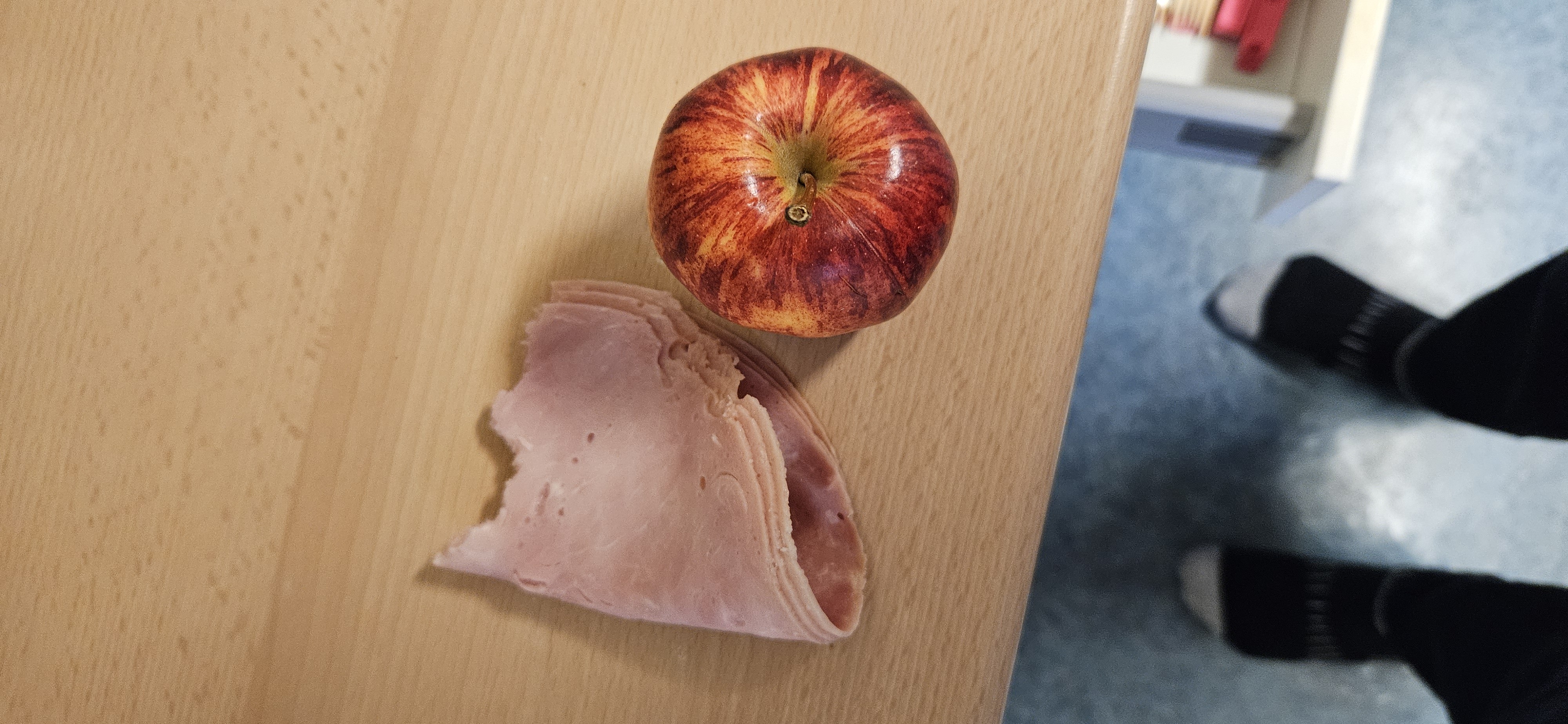 Apple and ham slices