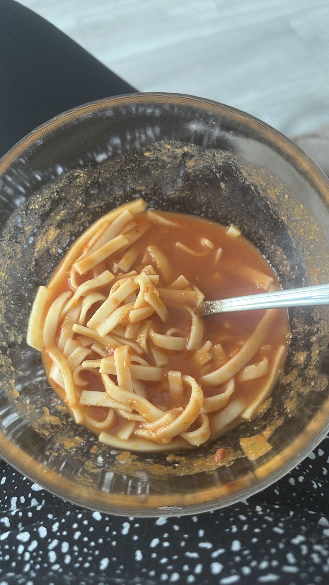 makaron z sosem pomidorowym