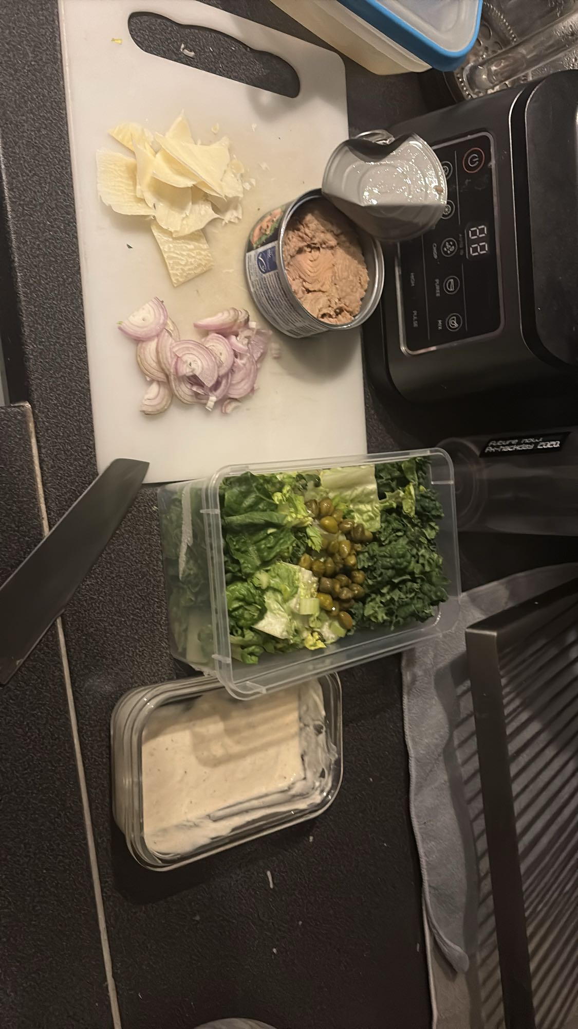 Tonfisksallad med parmesan