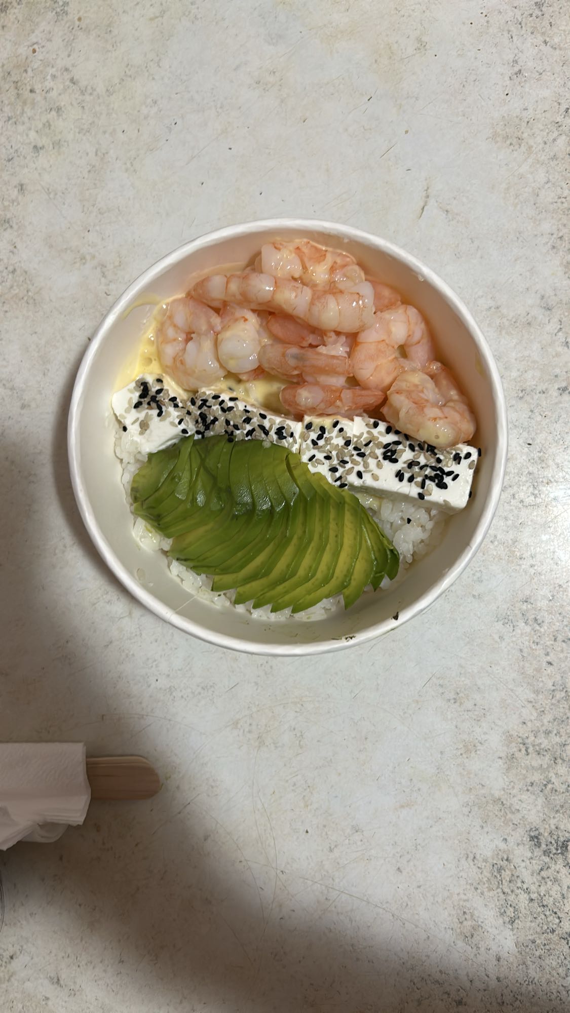 Bowl de camarón y aguacate