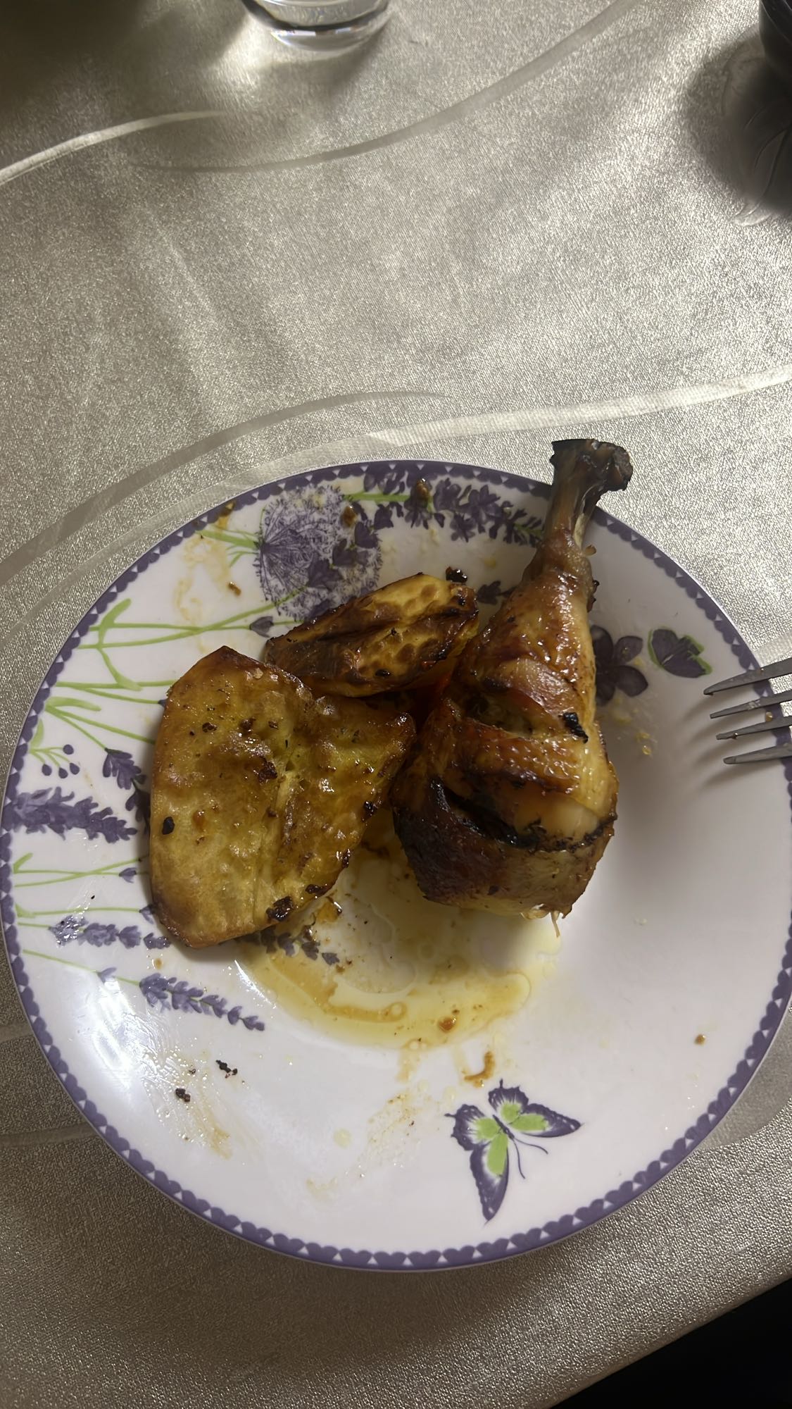 Pui la cuptor cu cartofi