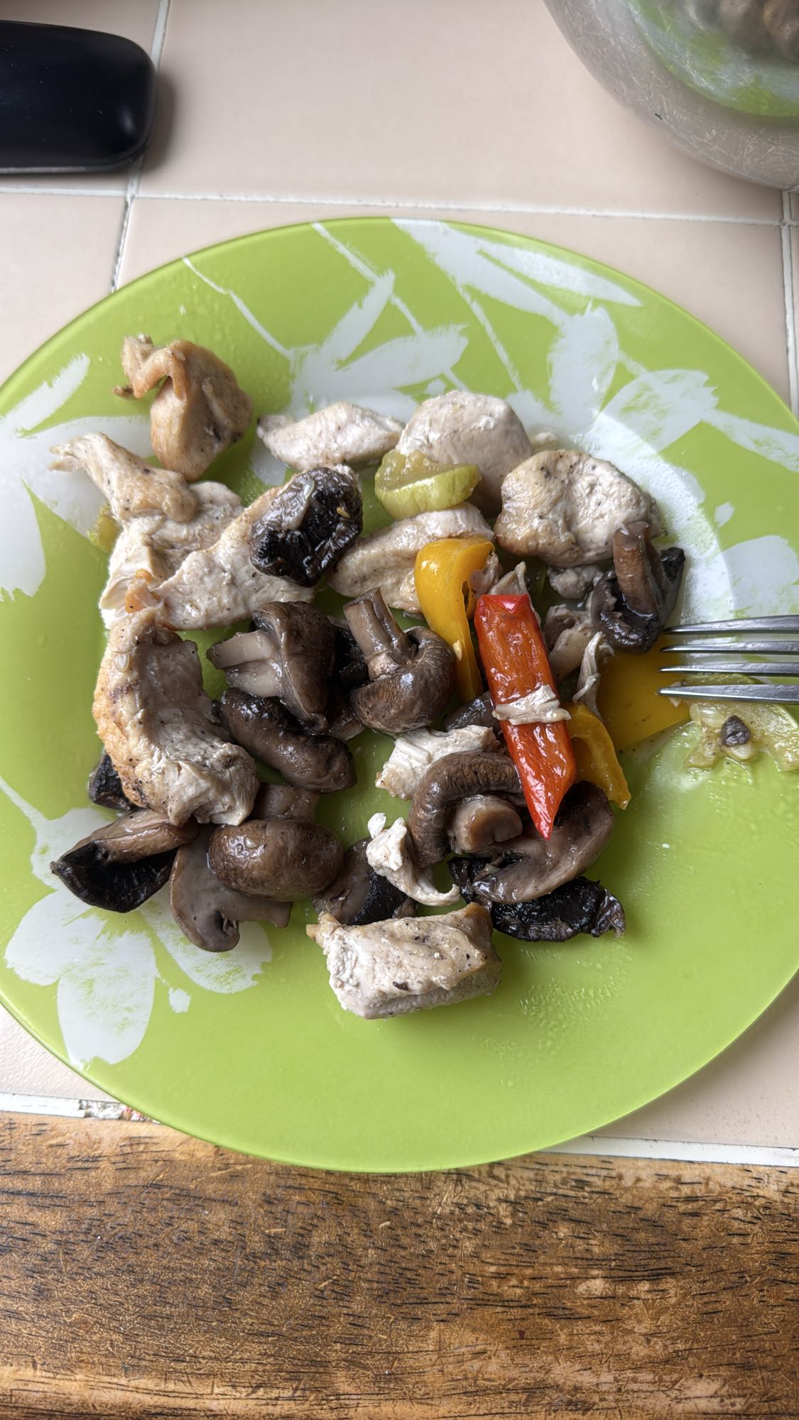 Курица с грибами и перцем