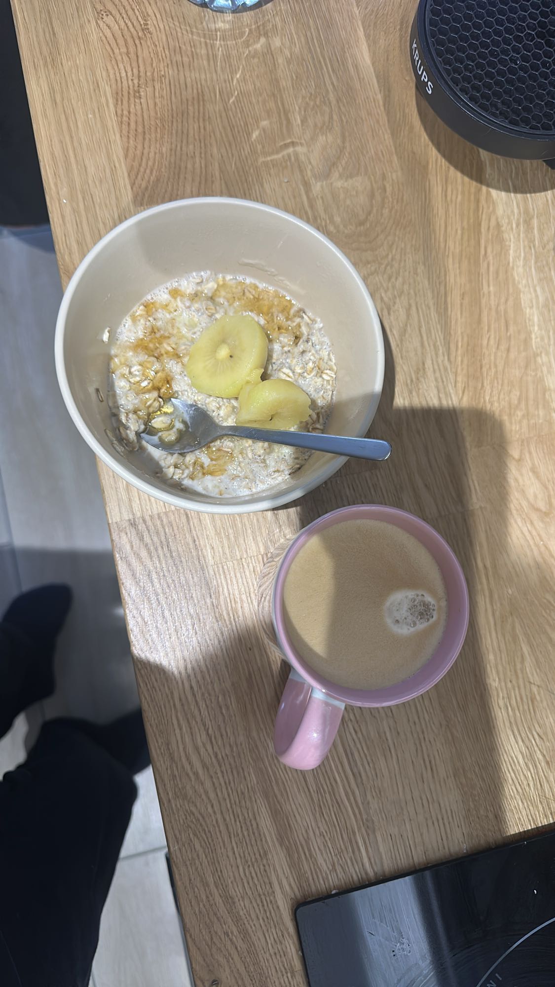 Porridge pomme et café