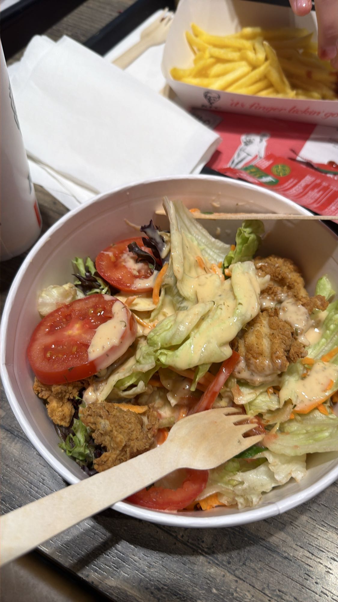 Krokante kip salade & friet