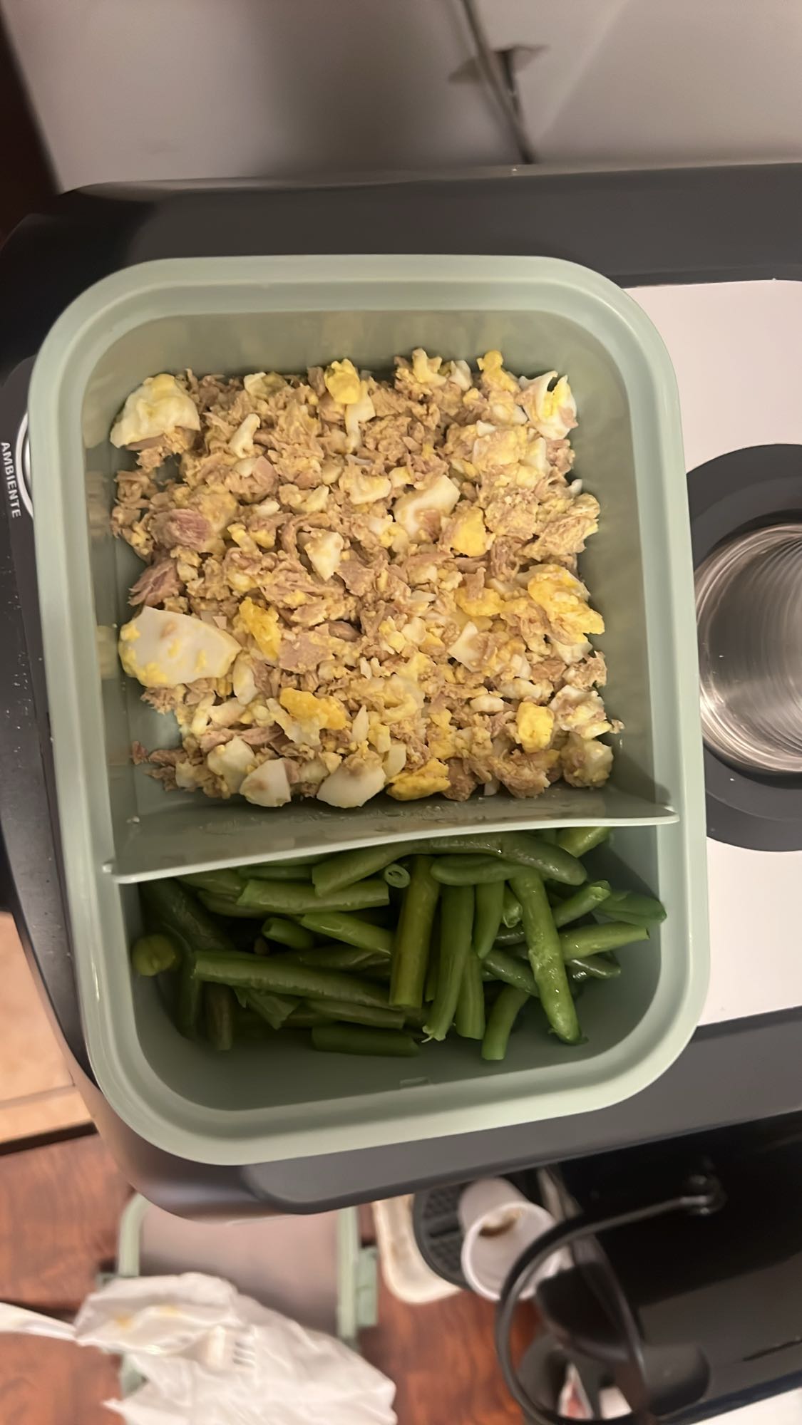 Ton balıklı yumurta ve fasulye