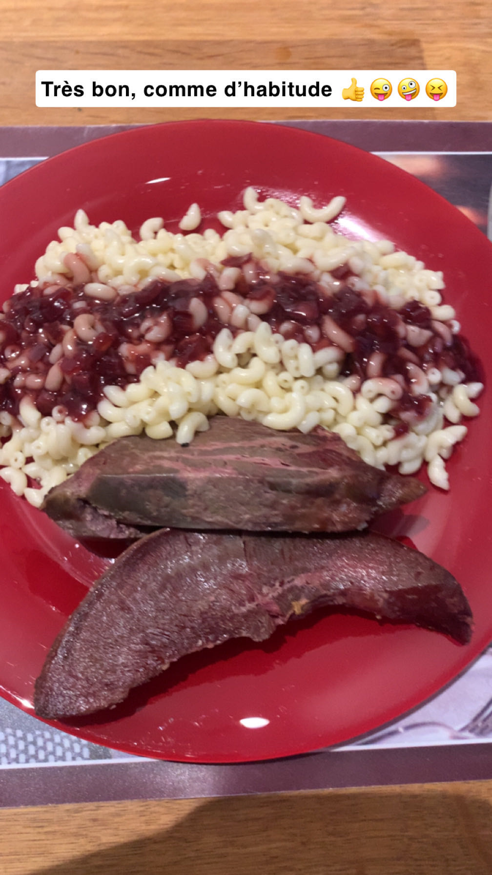 Pâtes, sauce au vin rouge, langue de porc