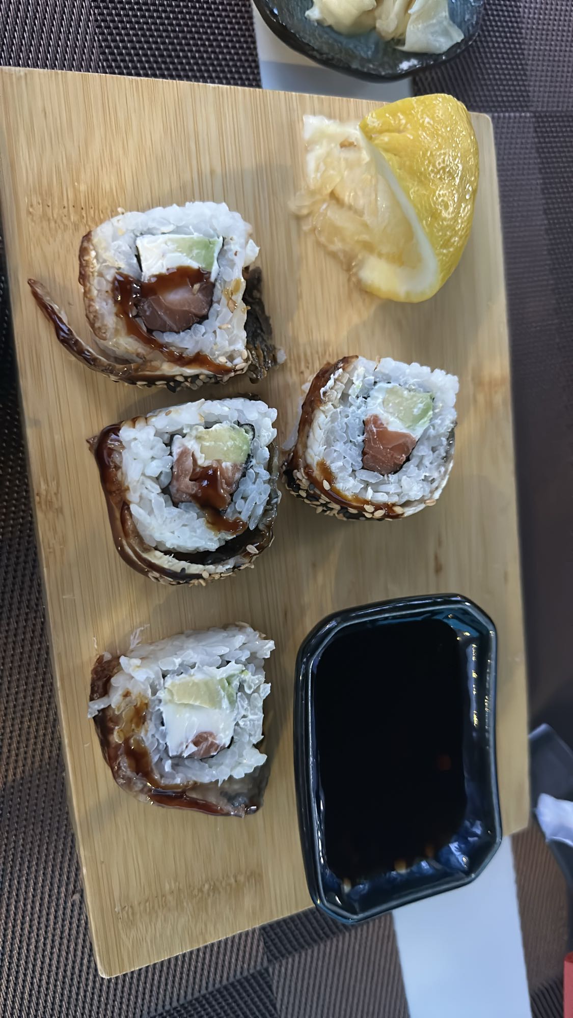 Salmon Avocado Sushi Roll