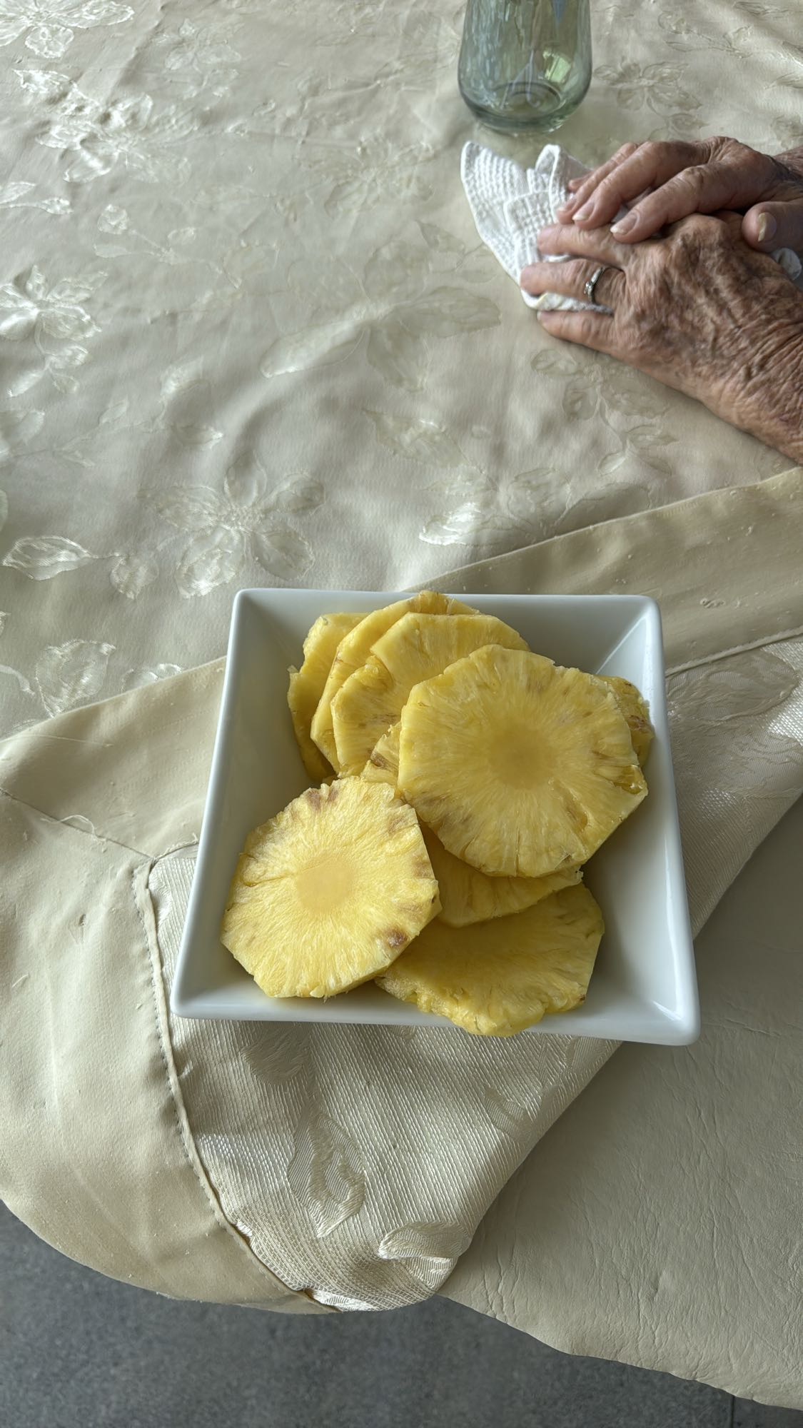 Rodajas de piña fresca