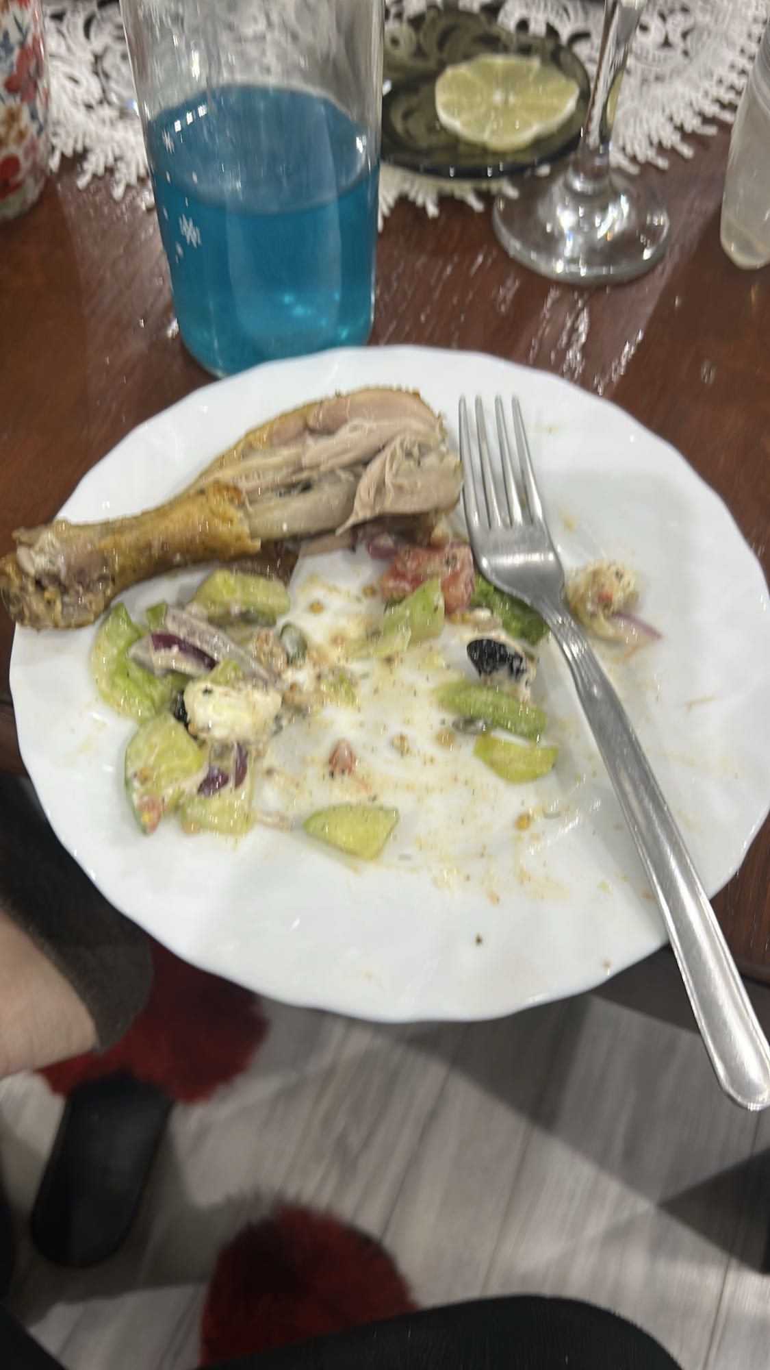 Kurczak z sałatką grecką