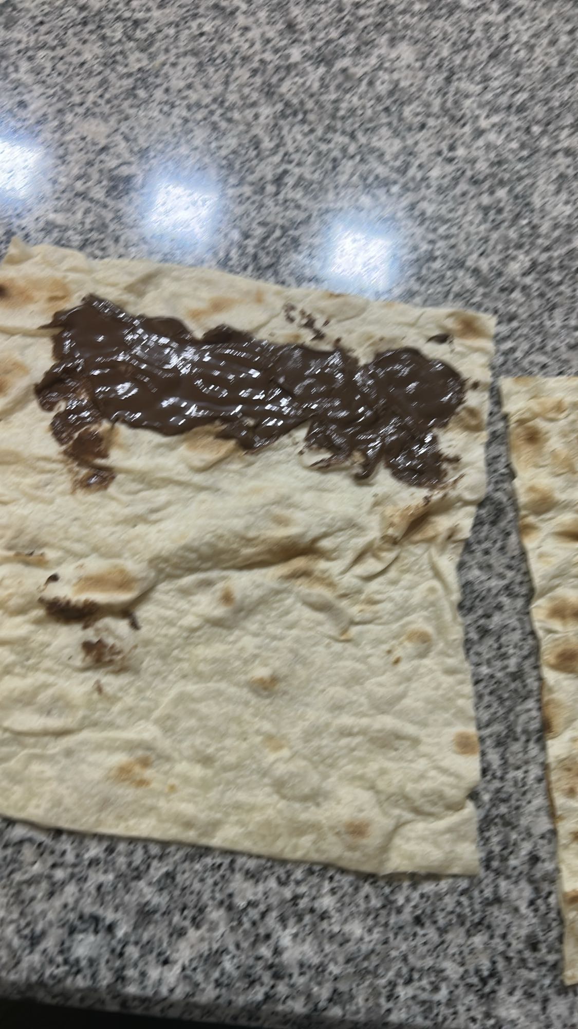 лаваш с шоколадной пастой