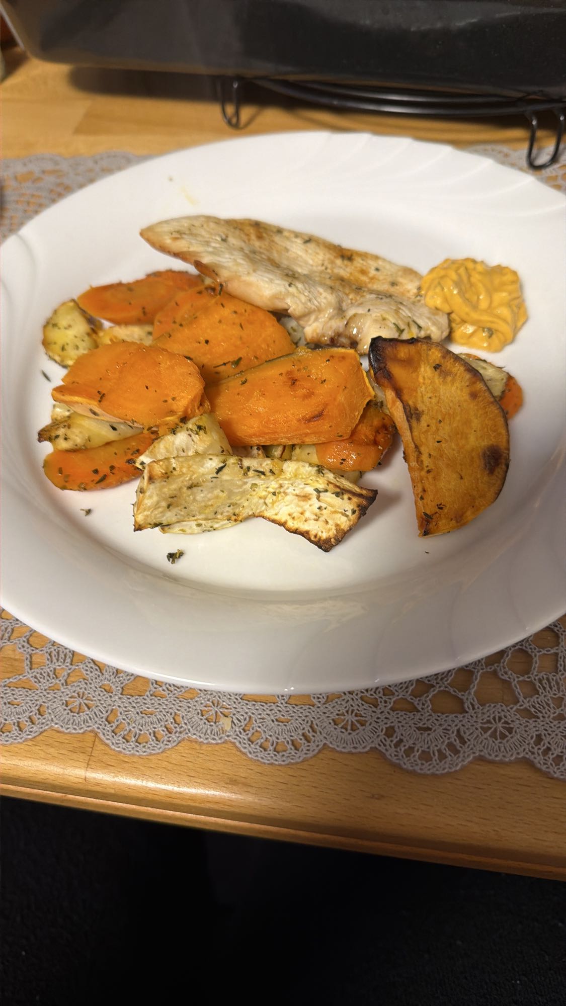 Gegrilltes Hähnchen mit Gemüse